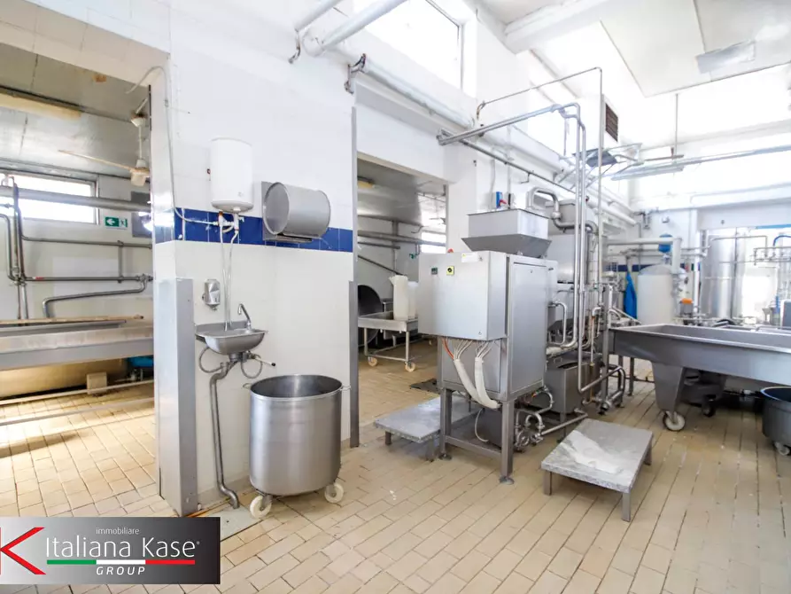 Immagine 21 di Locale commerciale in vendita  in via zemo mario 3 a Foglizzo