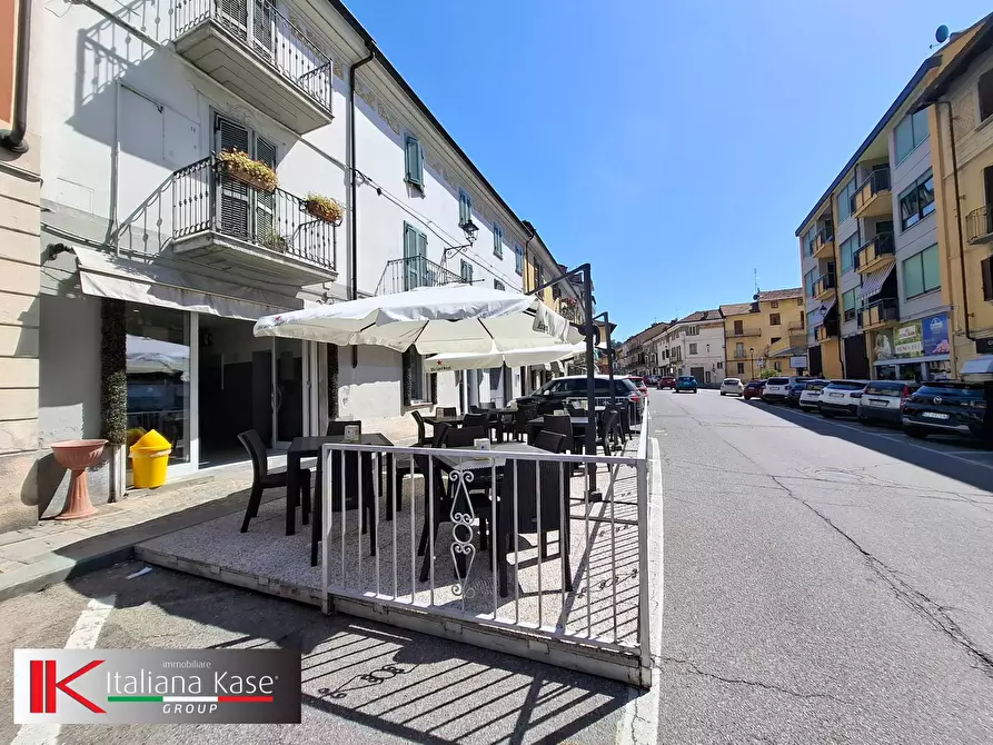 Immagine 1 di Attività commerciale in vendita  in C.so Italia a Bruino