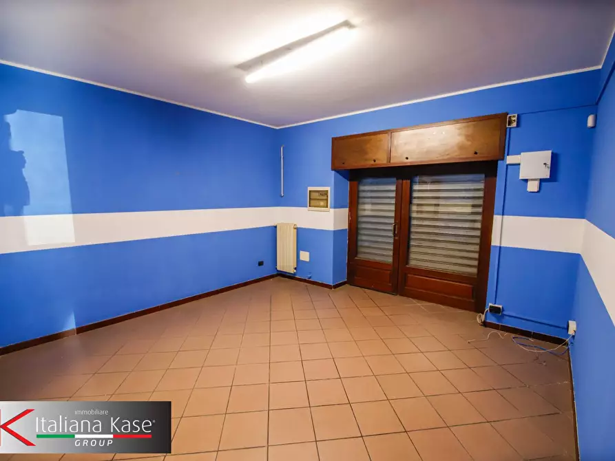 Immagine 10 di Locale commerciale in affitto  in via iavelli a San Giorgio Canavese