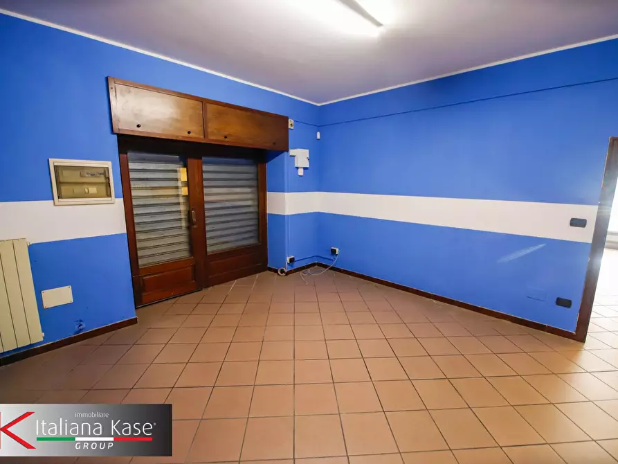 Immagine 12 di Locale commerciale in affitto  in via iavelli a San Giorgio Canavese