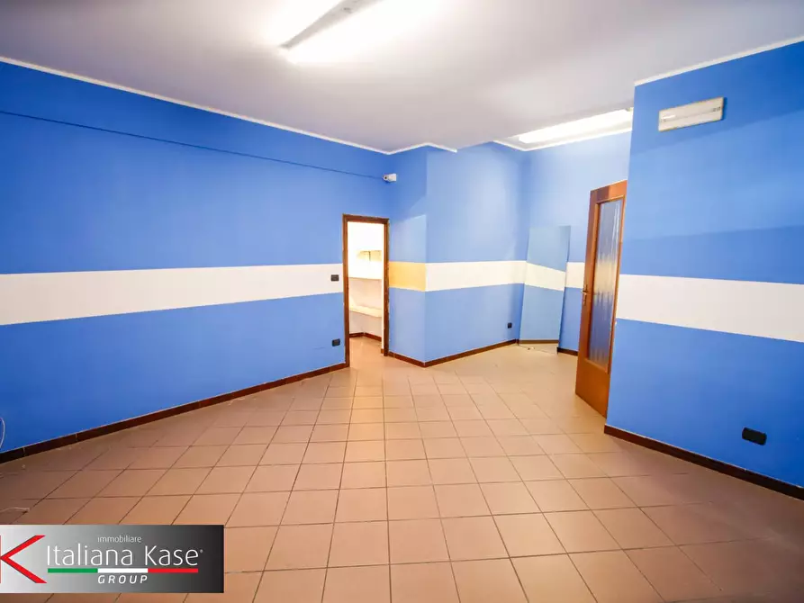 Immagine 13 di Locale commerciale in affitto  in via iavelli a San Giorgio Canavese