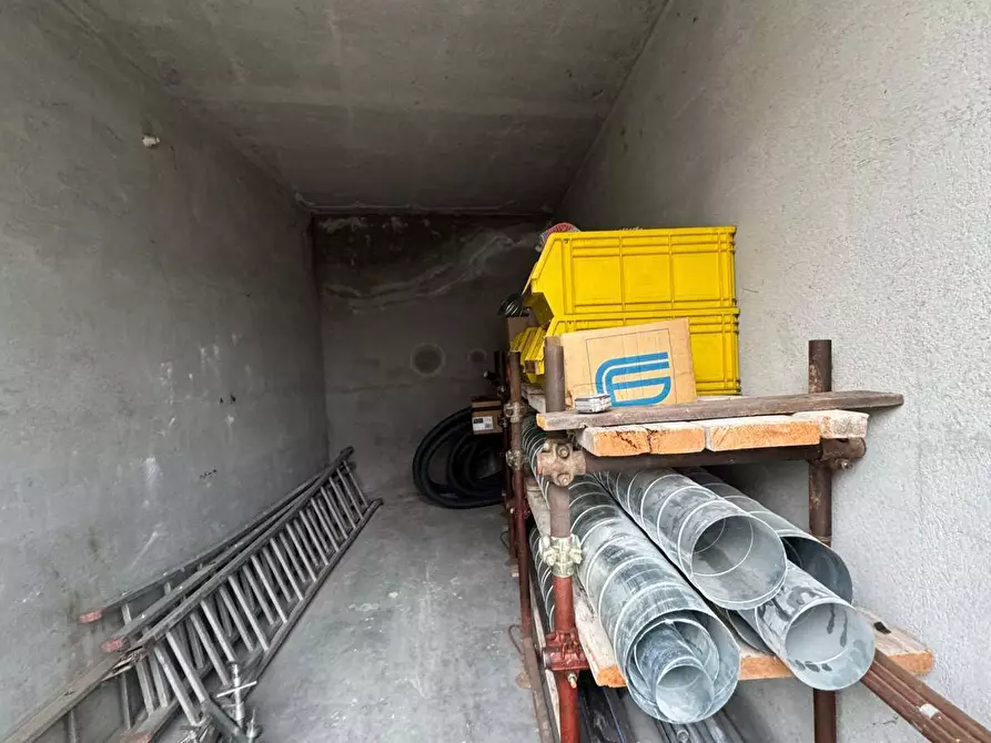 Immagine 3 di Box auto in vendita  in Via Rossini a Brandizzo