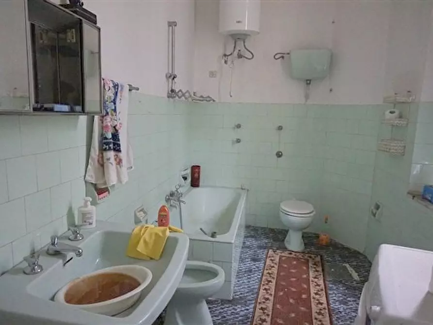 Immagine 5 di Palazzo in vendita  in via San Biagio a Spezzano Della Sila