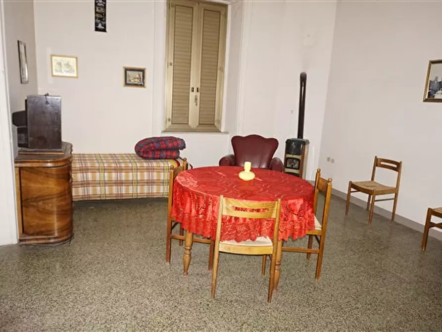 Immagine 9 di Palazzo in vendita  in via San Biagio a Spezzano Della Sila