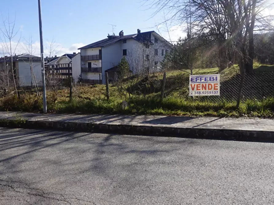Immagine 1 di Terreno residenziale in vendita  a Spezzano Della Sila