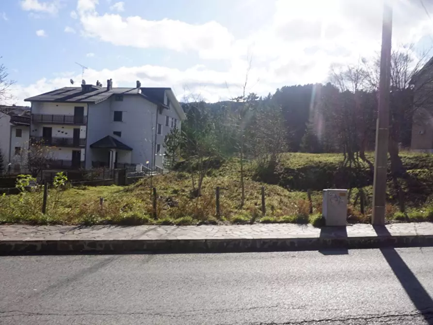 Immagine 12 di Terreno residenziale in vendita  a Spezzano Della Sila