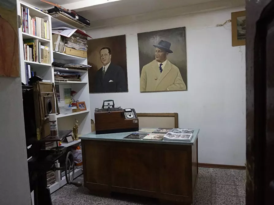 Immagine 9 di Laboratorio in vendita  in Corso Umberto 30 a Cosenza