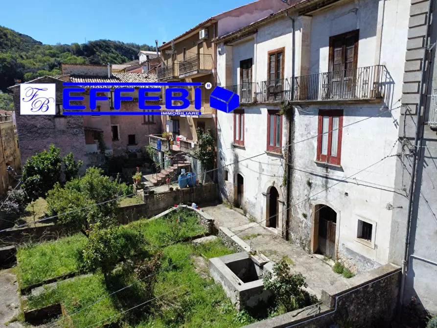 Immagine 2 di Palazzo in vendita  in via Giuseppe Mazzini a Mendicino