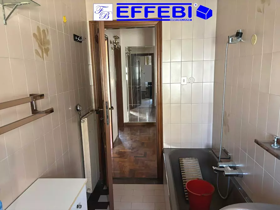 Immagine 5 di Appartamento in vendita  in via Hipponion 2 a Cosenza