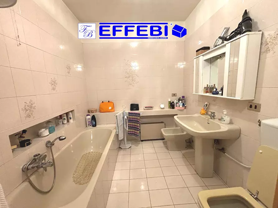 Immagine 11 di Agriturismo in vendita  in via roma 159 a Spezzano Della Sila