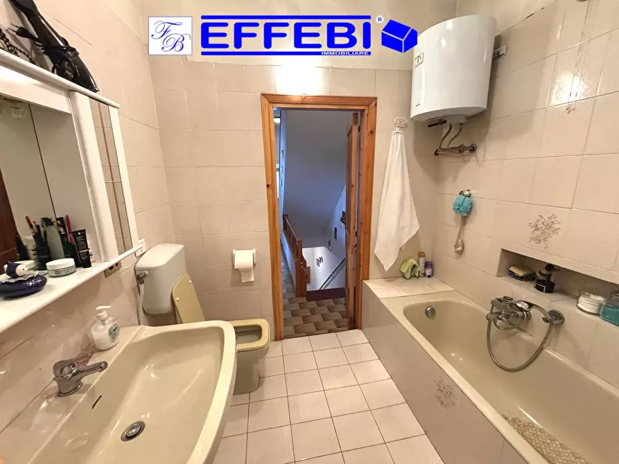 Immagine 12 di Agriturismo in vendita  in via roma 159 a Spezzano Della Sila