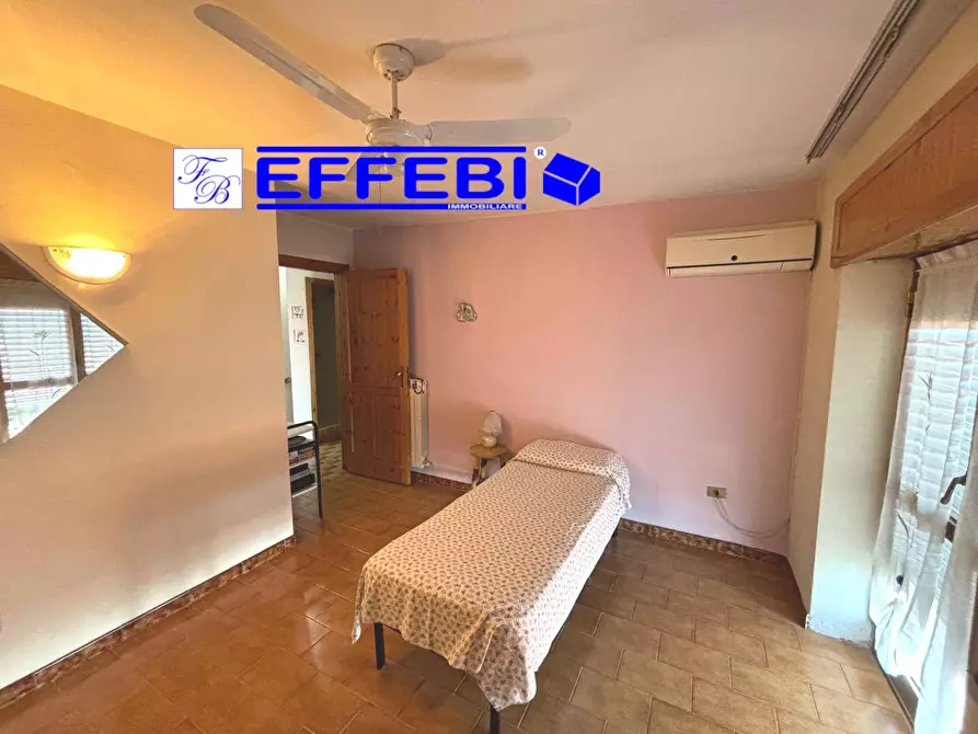 Immagine 17 di Agriturismo in vendita  in via roma 159 a Spezzano Della Sila
