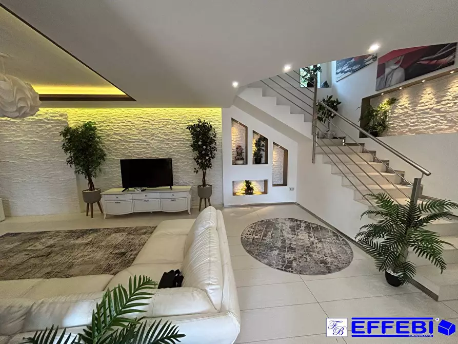 Immagine 2 di Casa semindipendente in vendita  in via Raffaello Sanzio 72 a Rende