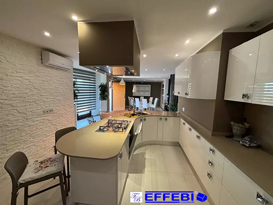 Immagine 4 di Casa semindipendente in vendita  in via Raffaello Sanzio 72 a Rende