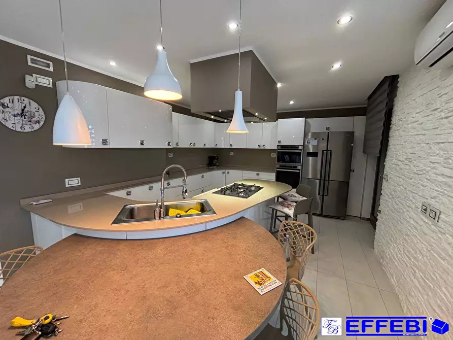 Immagine 5 di Casa semindipendente in vendita  in via Raffaello Sanzio 72 a Rende