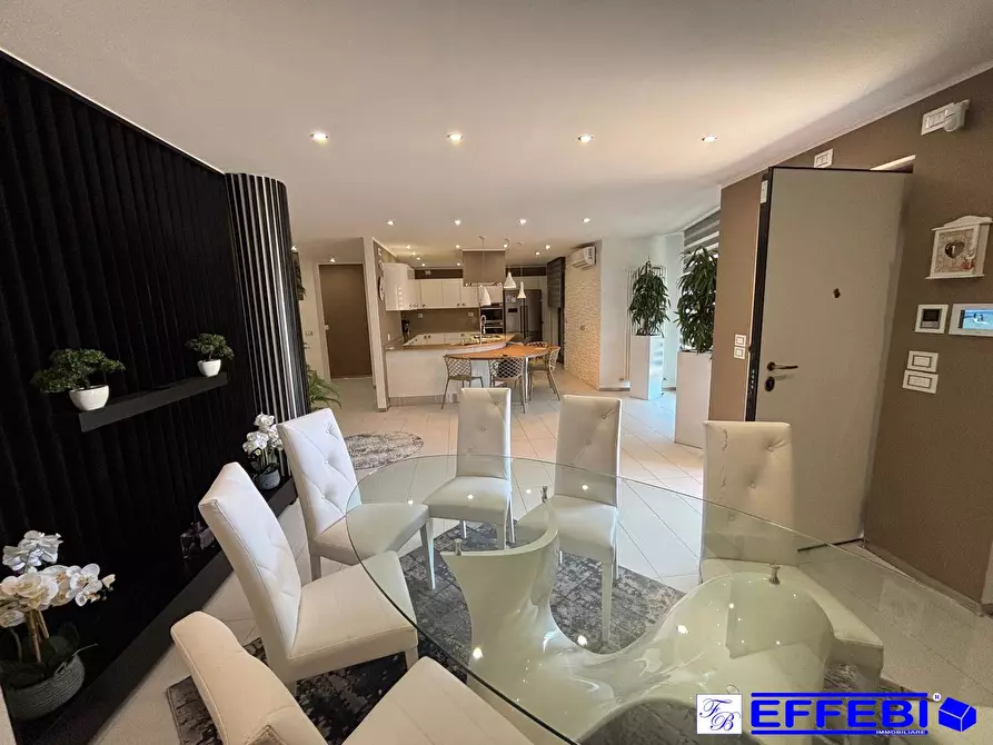 Immagine 6 di Casa semindipendente in vendita  in via Raffaello Sanzio 72 a Rende