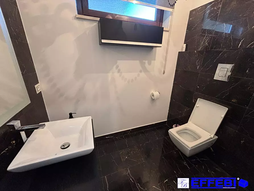 Immagine 11 di Casa semindipendente in vendita  in via Raffaello Sanzio 72 a Rende