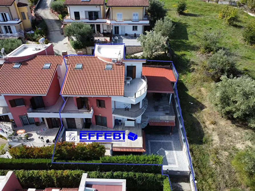 Immagine 30 di Casa semindipendente in vendita  in via Raffaello Sanzio 72 a Rende