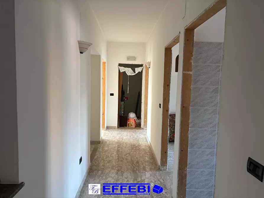 Immagine 2 di Appartamento in vendita  in via Vittorio Emanuele 168 a Roggiano Gravina