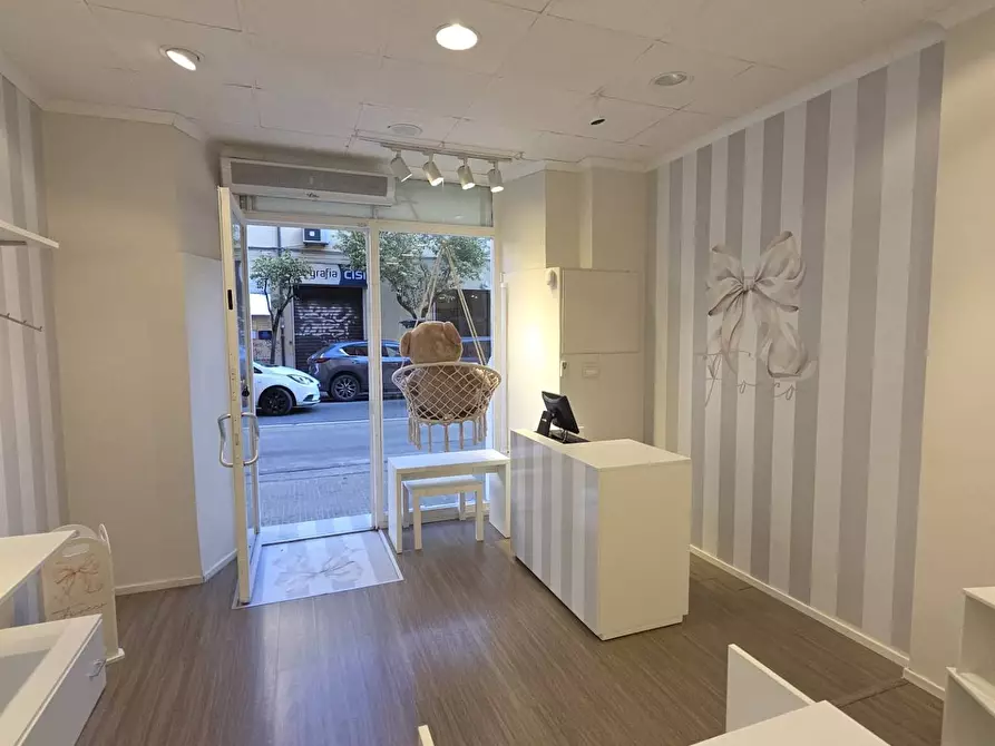 Immagine 3 di Locale commerciale in vendita  in via Montesanto 91 a Cosenza