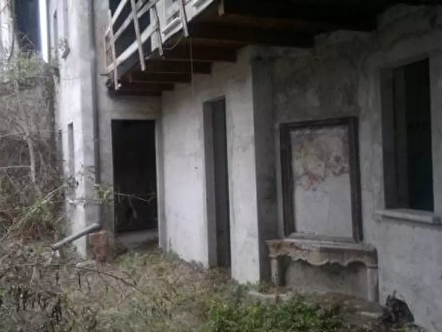 Immagine 3 di Palazzo in vendita  in via carpani 4 a Argegno