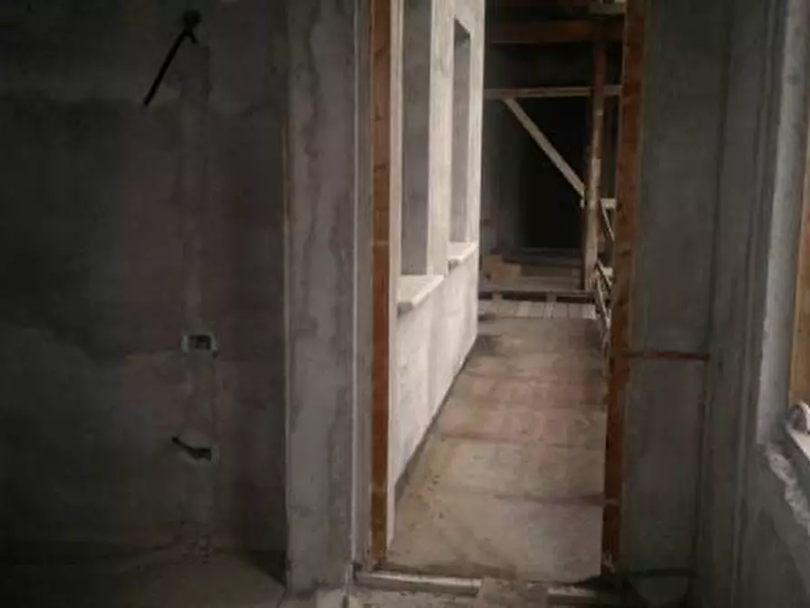 Immagine 6 di Palazzo in vendita  in via carpani 4 a Argegno