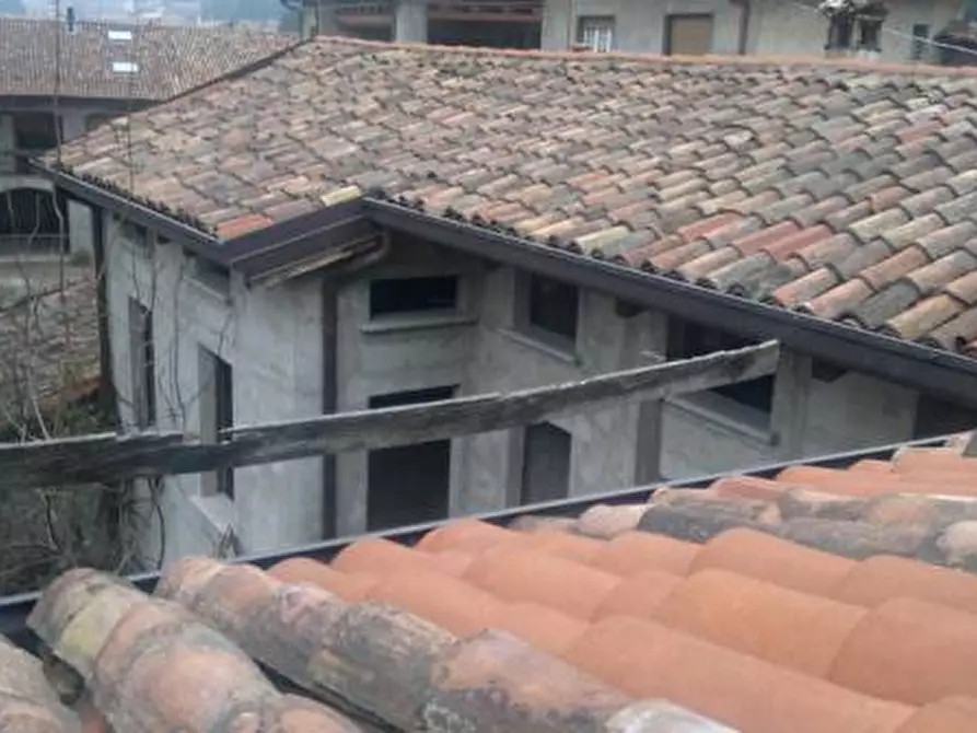 Immagine 8 di Palazzo in vendita  in via carpani 4 a Argegno