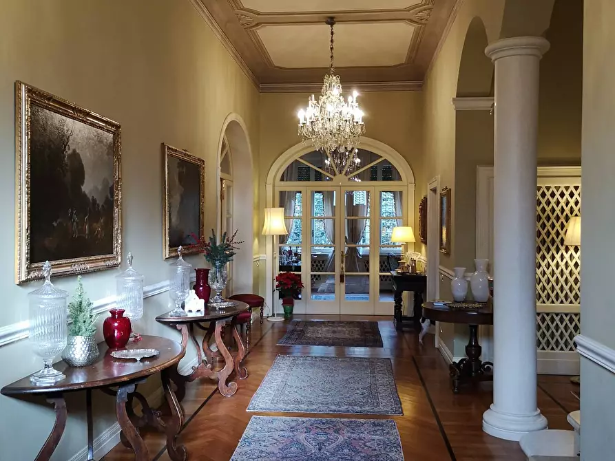 Immagine 2 di Villa in vendita  a Ravenna