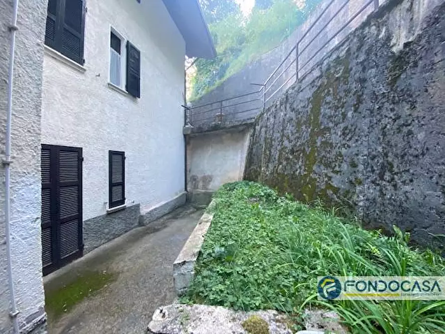 Immagine 15 di Appartamento in vendita  in Via XXIV Maggio a Capovalle