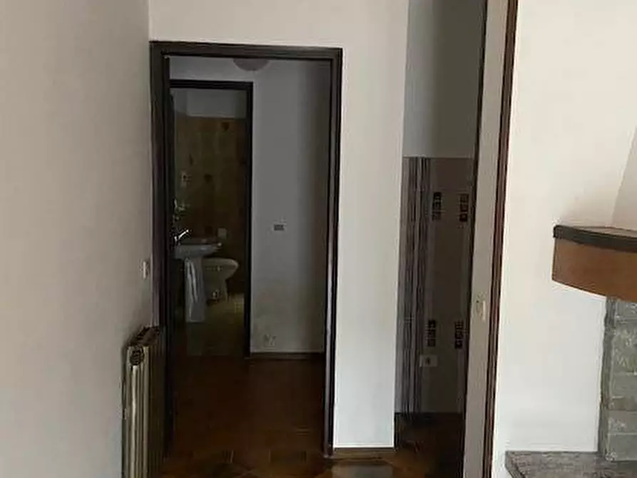 Immagine 8 di Appartamento in vendita  in Via XXIV Maggio a Capovalle