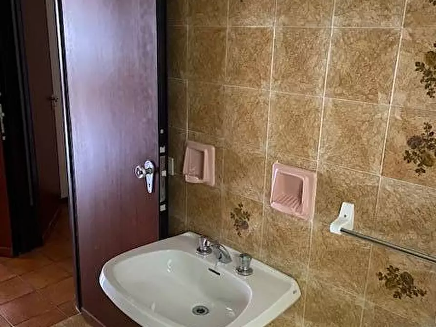 Immagine 14 di Appartamento in vendita  in Via XXIV Maggio a Capovalle