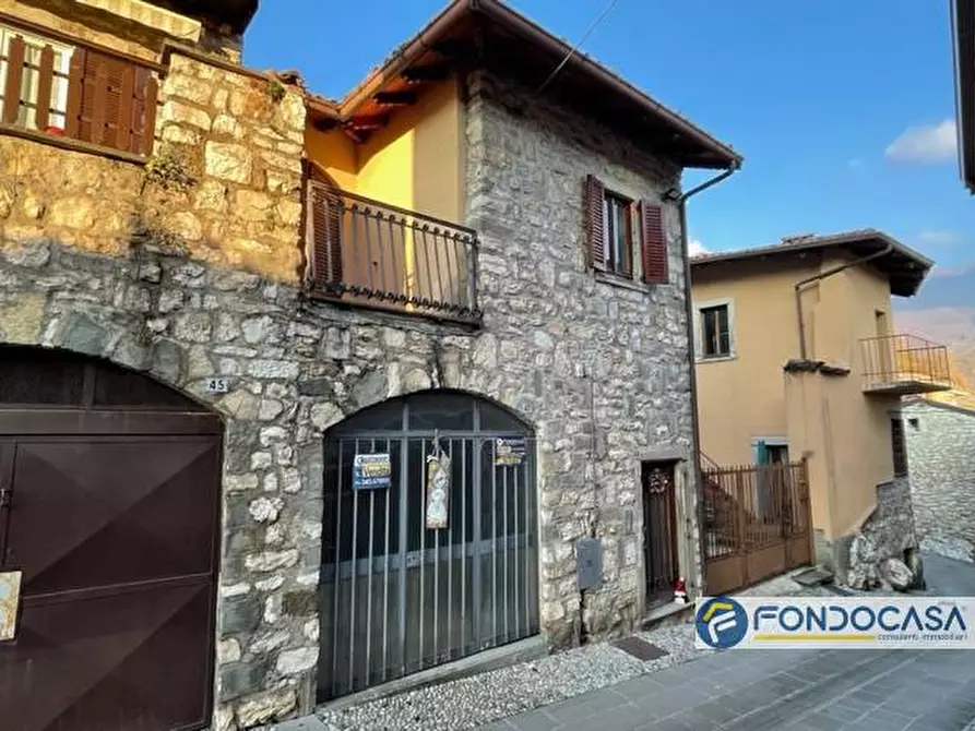 Immagine 1 di Appartamento in vendita  in adrara a Adrara San Martino