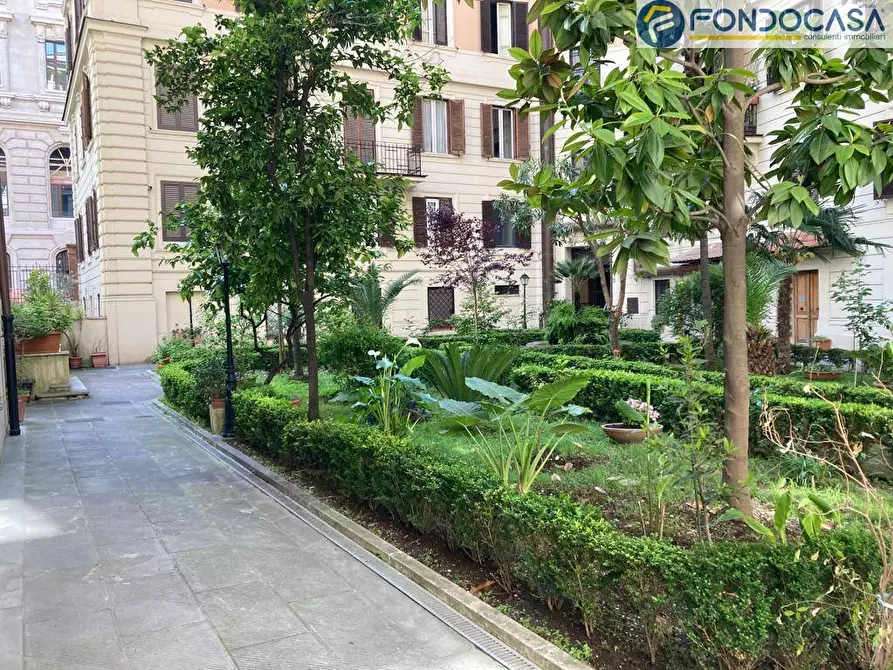 Immagine 33 di Appartamento in vendita  in Viale Liegi 7 a Roma