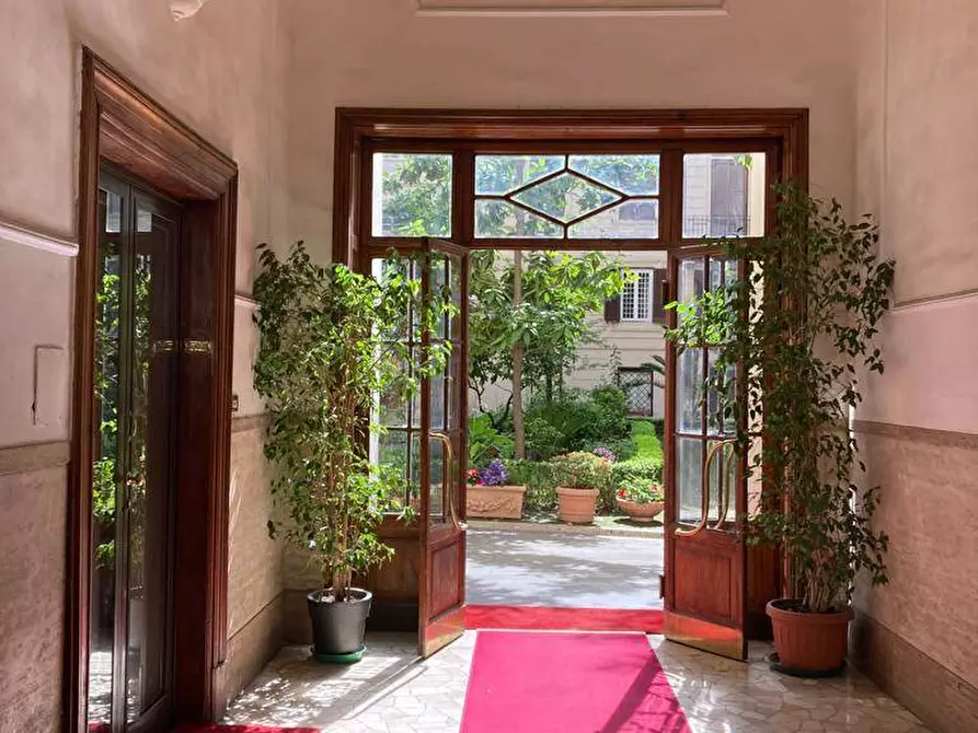 Immagine 36 di Appartamento in vendita  in Viale Liegi 7 a Roma