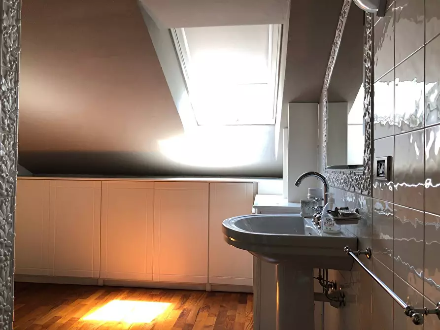 Immagine 13 di Appartamento in affitto  in Via Nino Carboneri a Mondovì