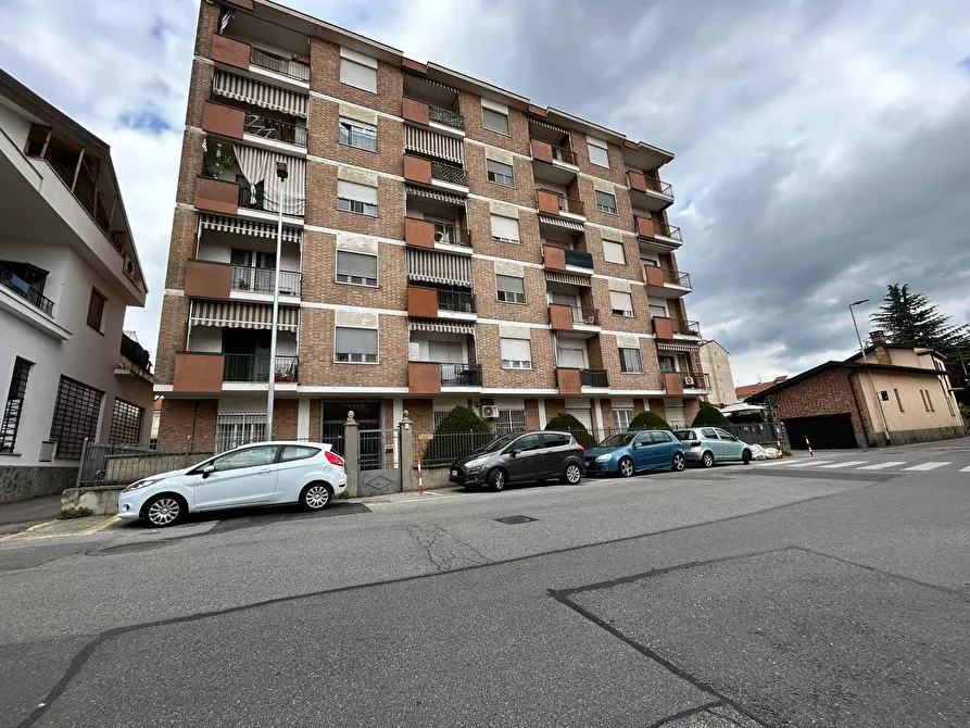 Immagine 1 di Appartamento in vendita  in VIA ALBUSSANO 12 a Chieri