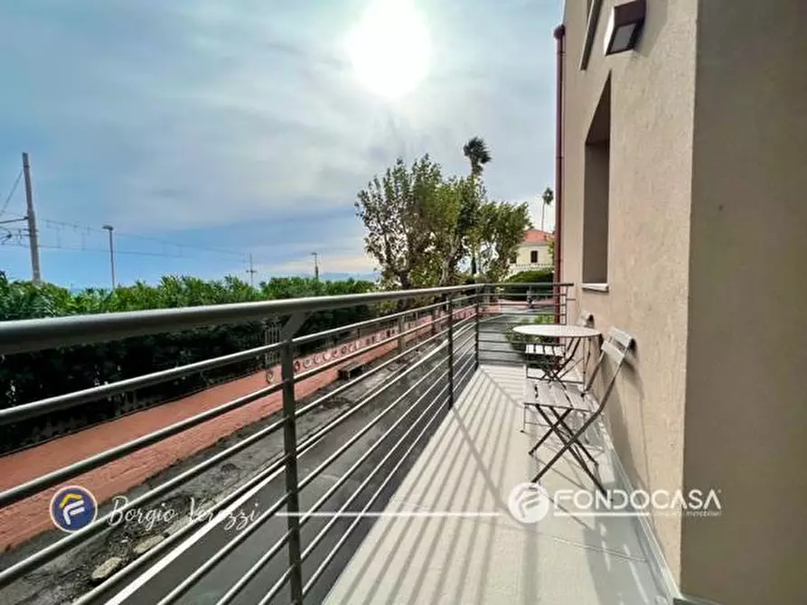 Immagine 4 di Appartamento in vendita  in Piazza Marconi snc a Borgio Verezzi