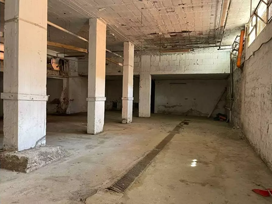 Immagine 3 di Box auto in vendita  in via colonne a Giugliano In Campania