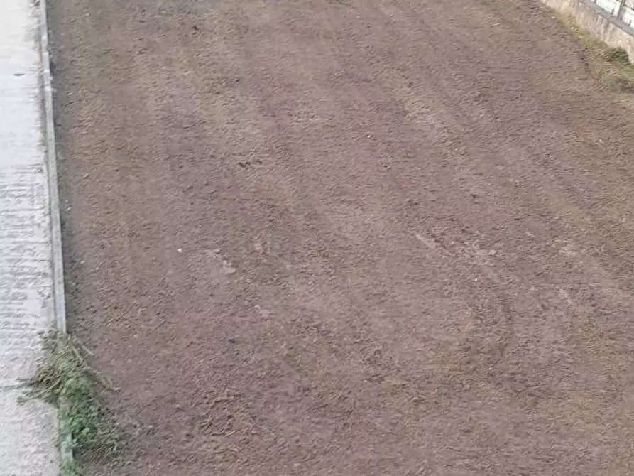 Immagine 8 di Locale commerciale in affitto  a Santa Maria A Vico