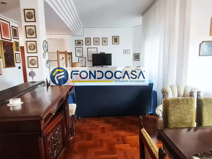 Immagine 9 di Appartamento in vendita  in Via Medaglie D'oro 25 a Brindisi