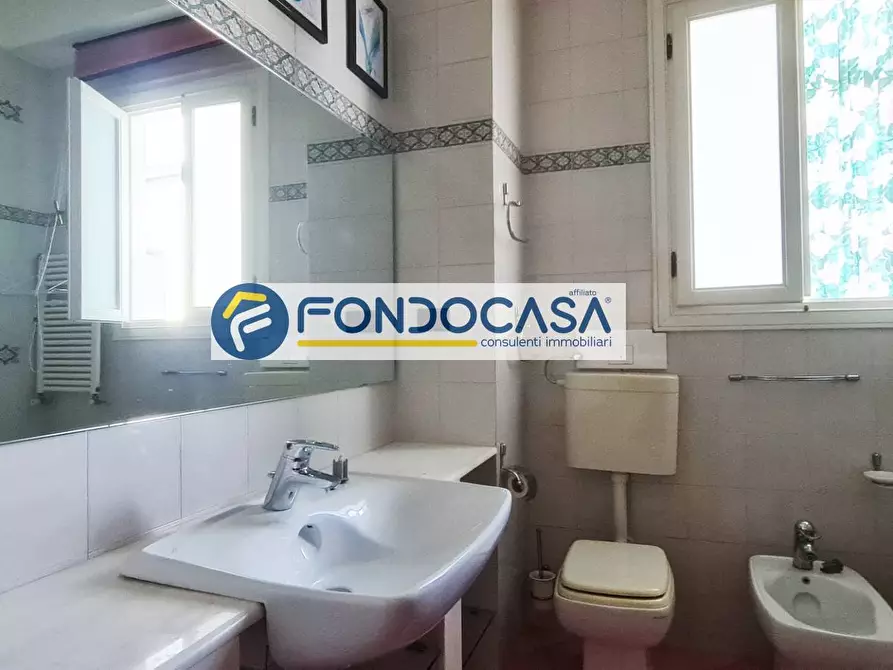 Immagine 25 di Appartamento in vendita  in Via Medaglie D'oro 25 a Brindisi