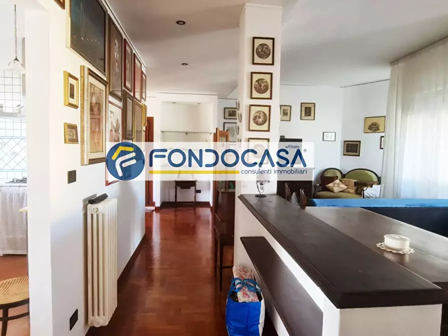 Immagine 16 di Appartamento in vendita  in Via Medaglie D'oro 25 a Brindisi