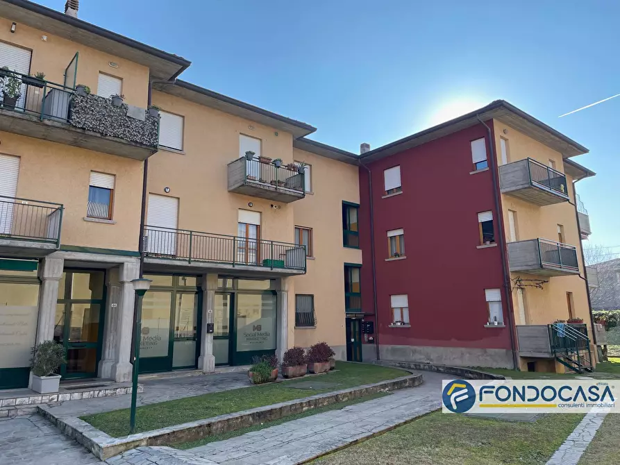 Immagine 1 di Appartamento in vendita  in via Trieste a Adrara San Martino