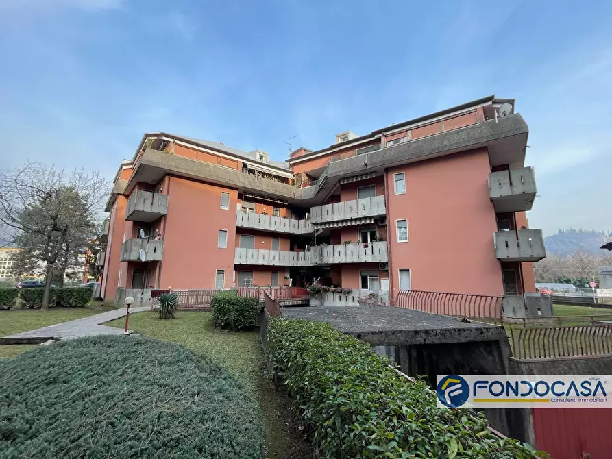 Immagine 1 di Appartamento in vendita  in via Finazzi a Adrara San Martino
