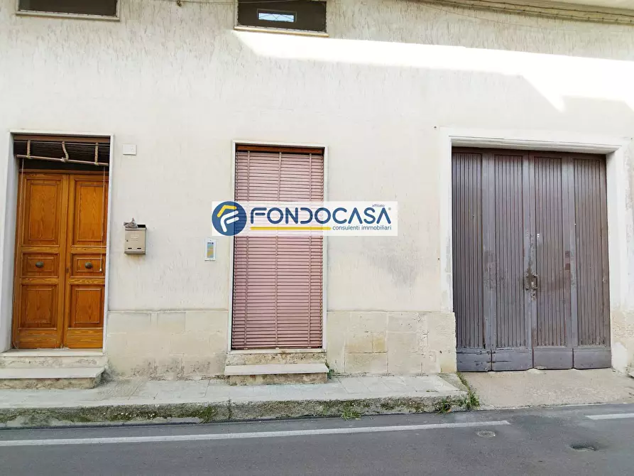 Immagine 1 di Casa indipendente in vendita  in Via Cristoforo Colombo 24 a Melendugno