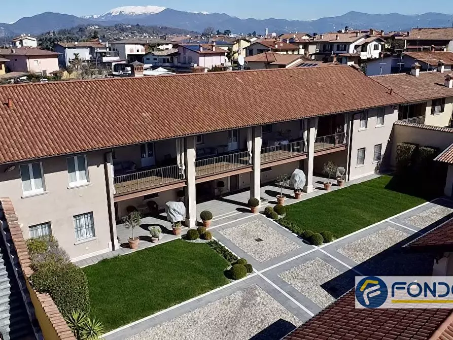 Immagine 1 di Villa in vendita  a Cazzago San Martino