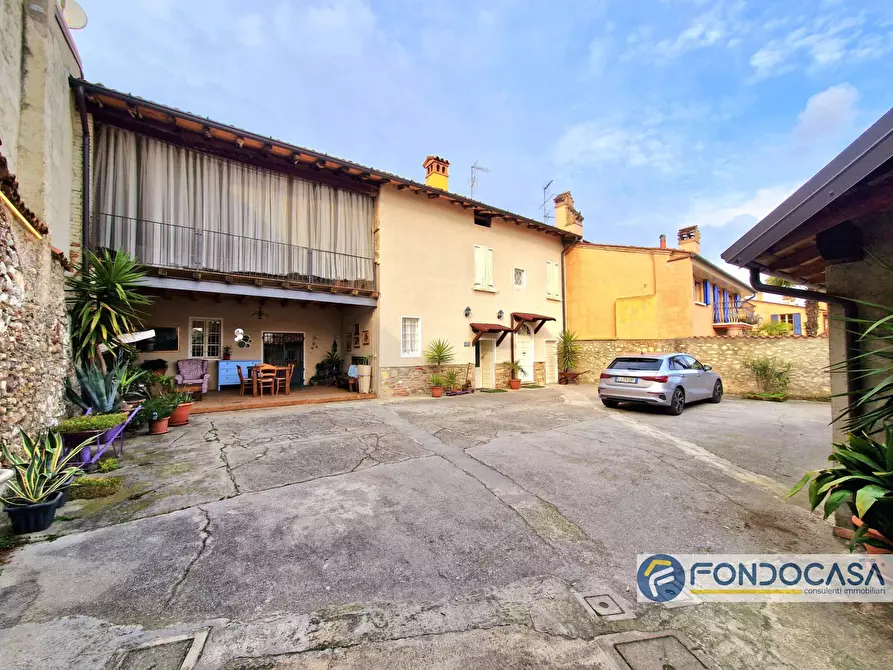 Immagine 1 di Villa in vendita  in Via San Gottardo a Paderno Franciacorta