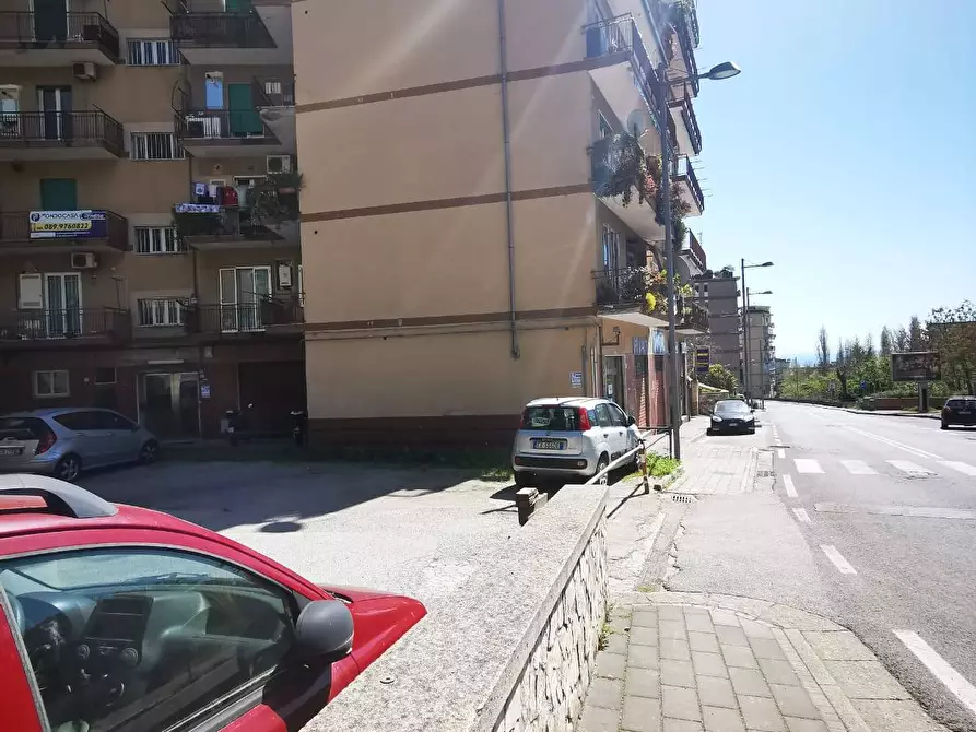 Immagine 1 di Appartamento in vendita  in Via Demetrio Moscato 42 a Salerno