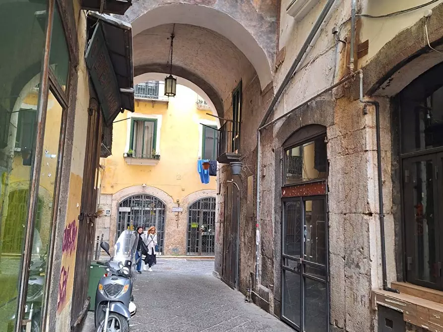Immagine 2 di Attività commerciale in affitto  in Via Giovanni Da Procida 5 a Salerno