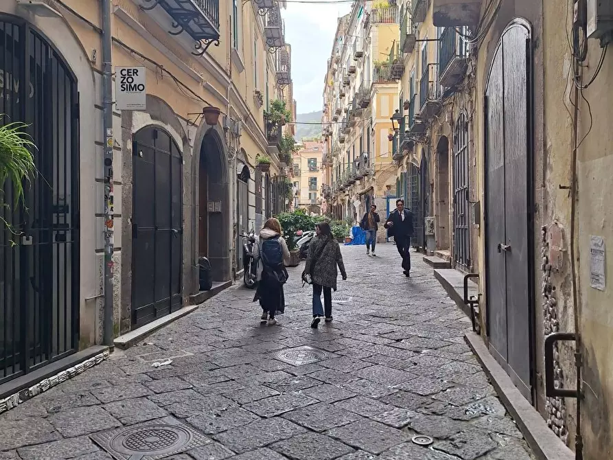 Immagine 1 di Attività commerciale in affitto  in Via Giovanni Da Procida 5 a Salerno